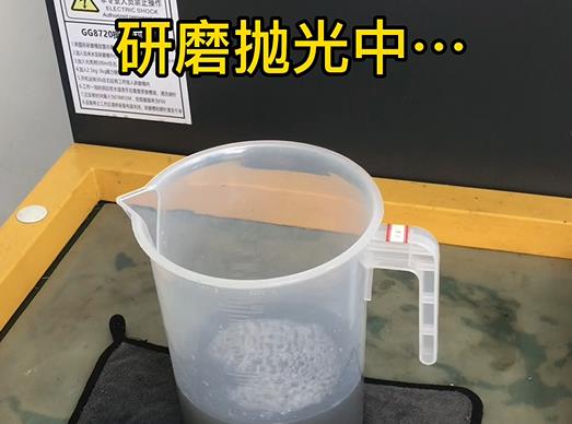 正在紫铜高频机配件抛光去氧化层